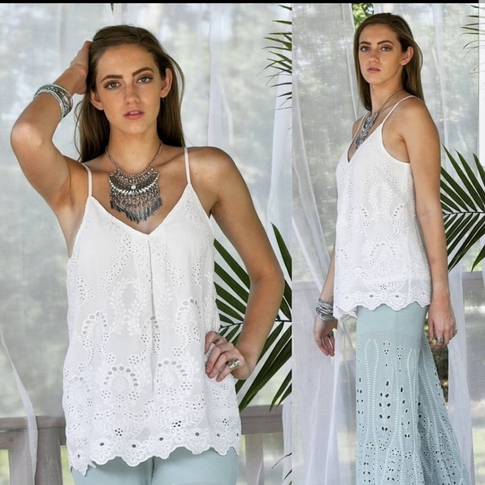 SOLD OUT Entro Eyelet V neck camisole tank - Picture 5 of 8